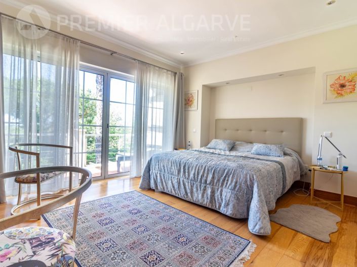 Image No.12-3 Bed House for sale