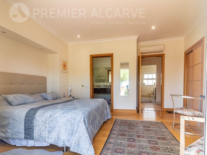 Image No.13-3 Bed House for sale