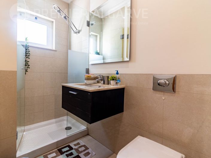 Image No.16-3 Bed House for sale