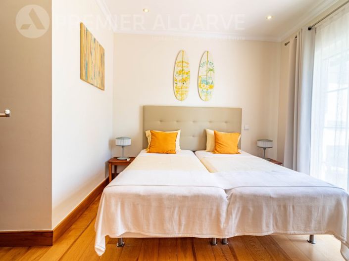 Image No.17-3 Bed House for sale