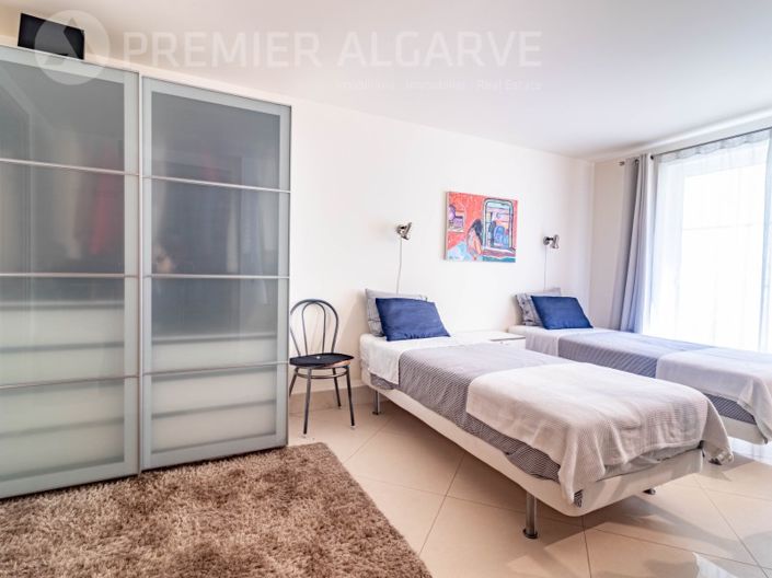 Image No.20-3 Bed House for sale