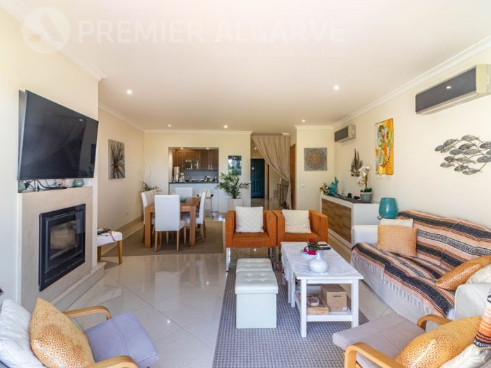 Image No.8-3 Bed House for sale