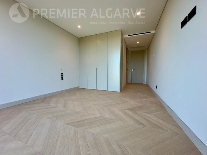 Image No.1-3 Bed Apartment for sale