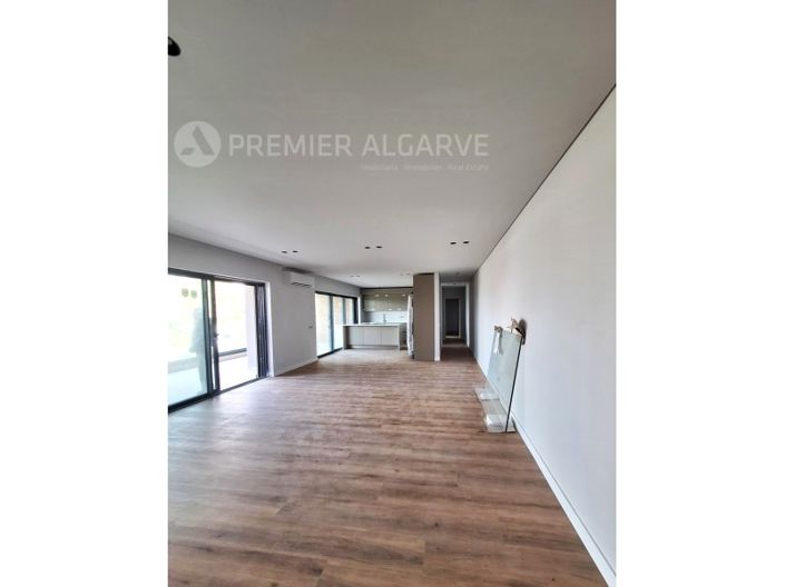 Image No.1-4 Bed Apartment for sale
