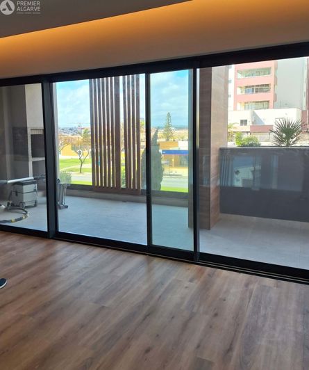 Image No.3-5 Bed Apartment for sale