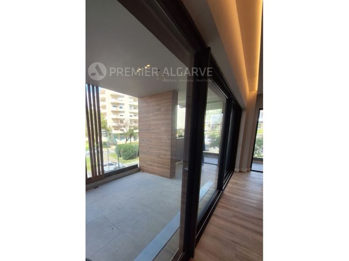 Image No.6-5 Bed Apartment for sale