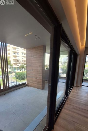 Image No.6-5 Bed Apartment for sale