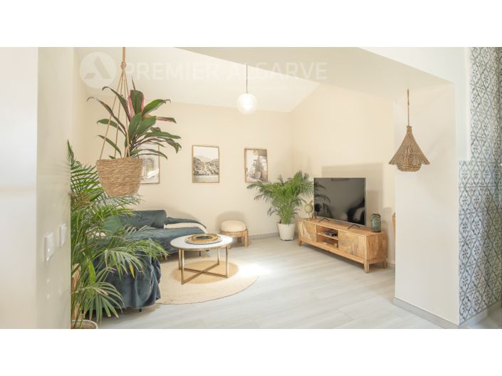 Image No.1-4 Bed House for sale