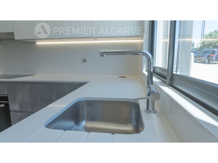 Image No.10-3 Bed House for sale