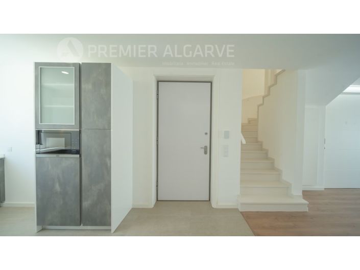 Image No.13-3 Bed House for sale