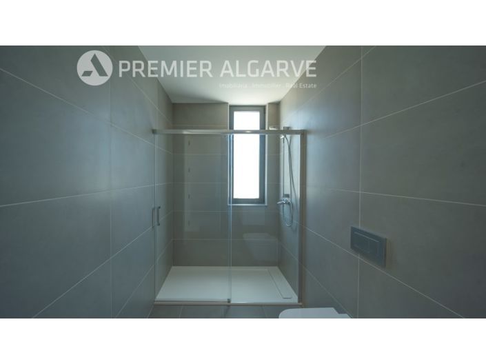 Image No.26-3 Bed House for sale