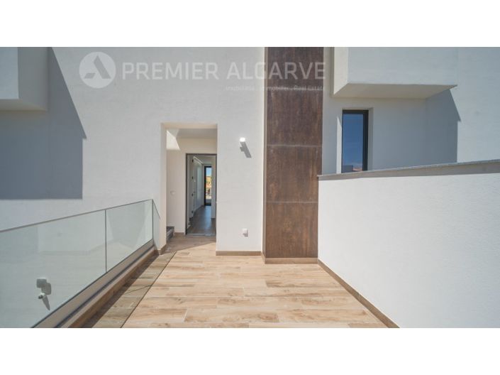 Image No.27-3 Bed House for sale