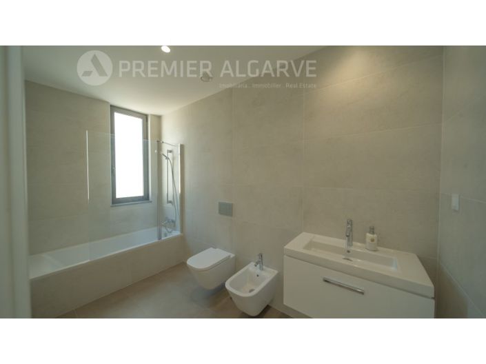 Image No.28-3 Bed House for sale