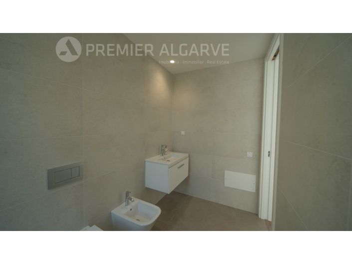 Image No.34-3 Bed House for sale