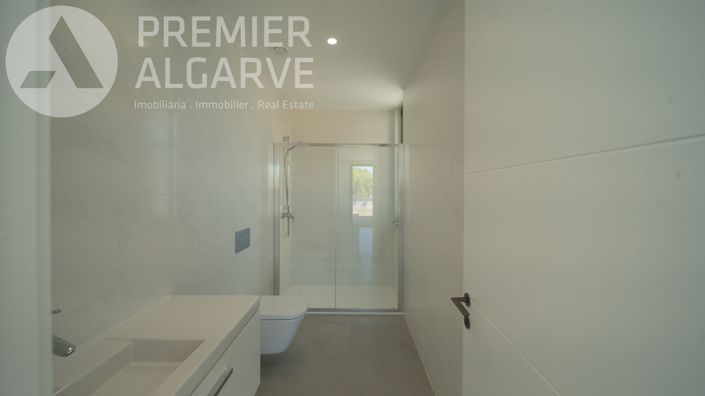 Image No.4-3 Bed Villa for sale