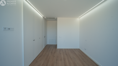 5149-796376-17fc7a1fea6ce452b55b8d392d0a2ff41