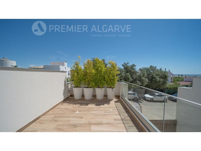 Image No.6-3 Bed House for sale