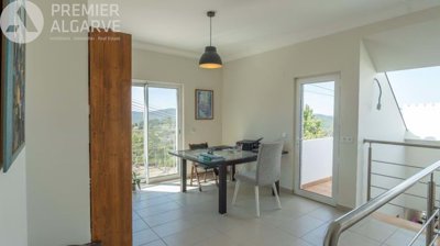 5149-796372-17fc7a1fea6ce452b55b8d392d0a2ff41