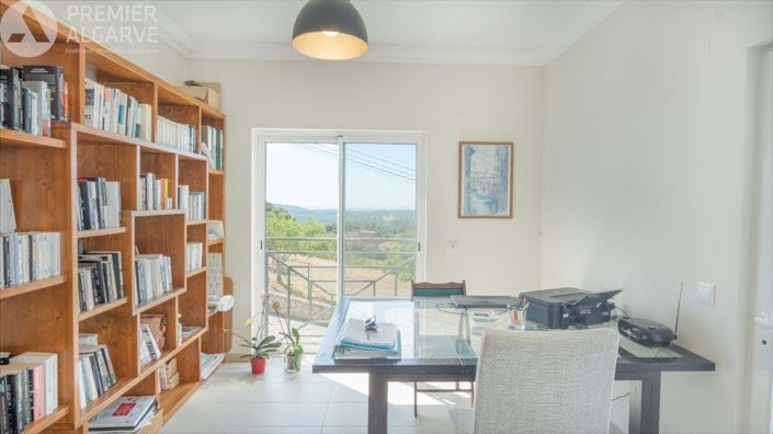 Image No.12-3 Bed Villa for sale