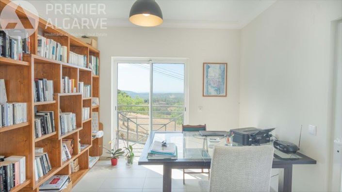 Image No.12-3 Bed Villa for sale