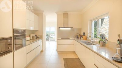 5149-796372-17fc7a1fea6ce452b55b8d392d0a2ff41