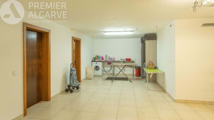 Image No.26-3 Bed Villa for sale