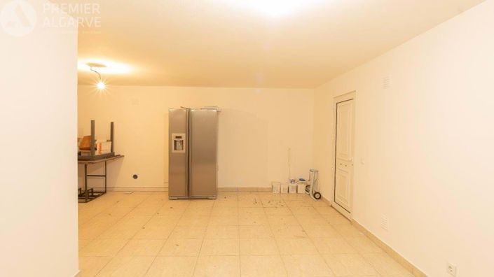 Image No.28-3 Bed Villa for sale