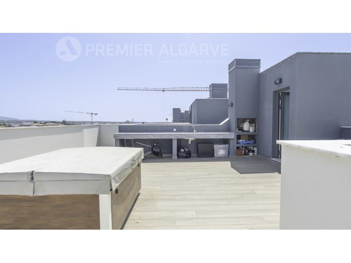 Image No.22-3 Bed Apartment for sale