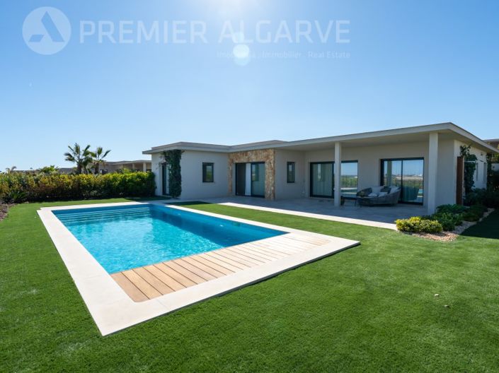 Image No.1-3 Bed House for sale