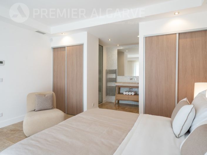 Image No.24-3 Bed House for sale