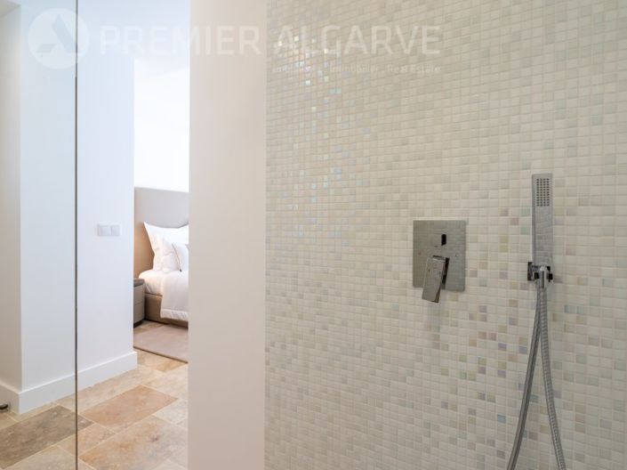 Image No.25-3 Bed House for sale