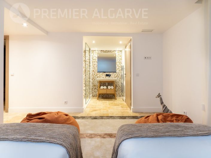 Image No.27-3 Bed House for sale