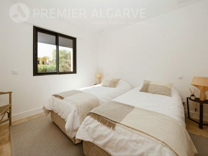 Image No.29-3 Bed House for sale