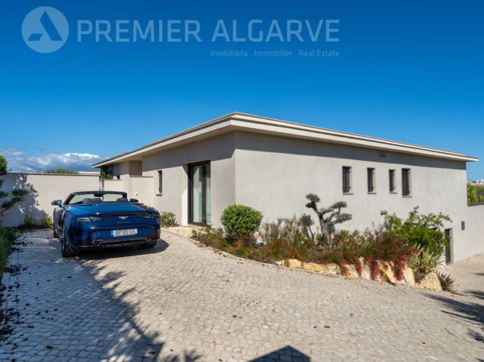 Image No.3-3 Bed House for sale