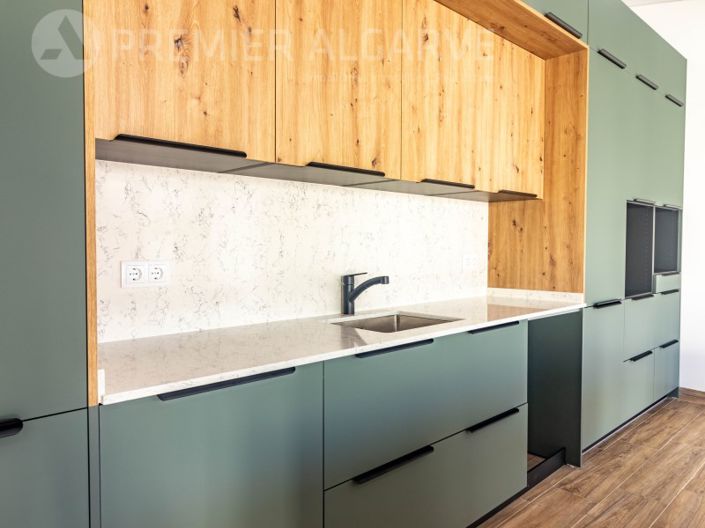 Image No.10-3 Bed House for sale