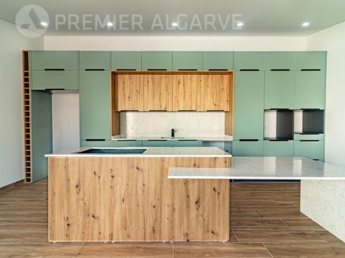 Image No.12-3 Bed House for sale