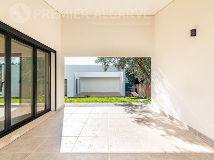 Image No.25-3 Bed House for sale