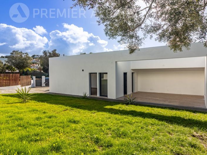 Image No.26-3 Bed House for sale