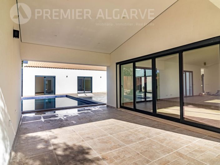 Image No.27-3 Bed House for sale