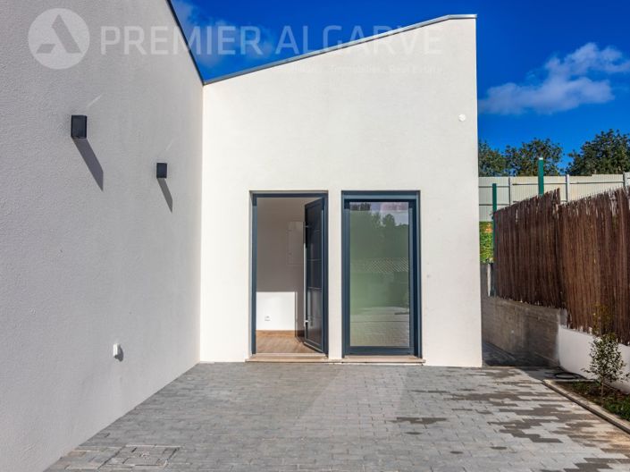 Image No.36-3 Bed House for sale