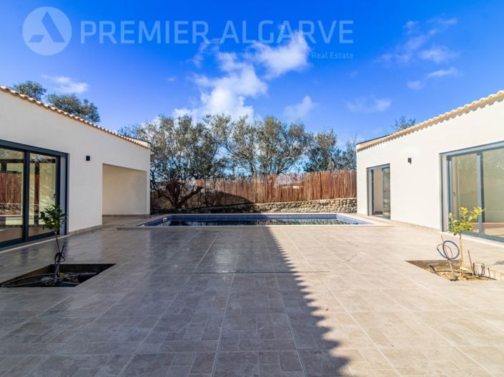 Image No.4-3 Bed House for sale