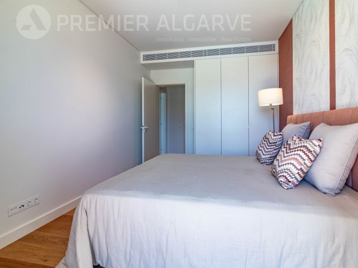 Image No.20-2 Bed Apartment for sale