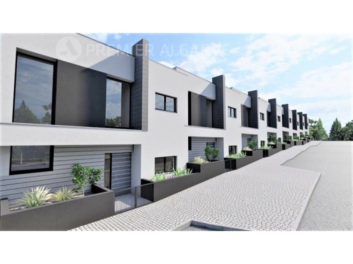 Image No.10-3 Bed House for sale