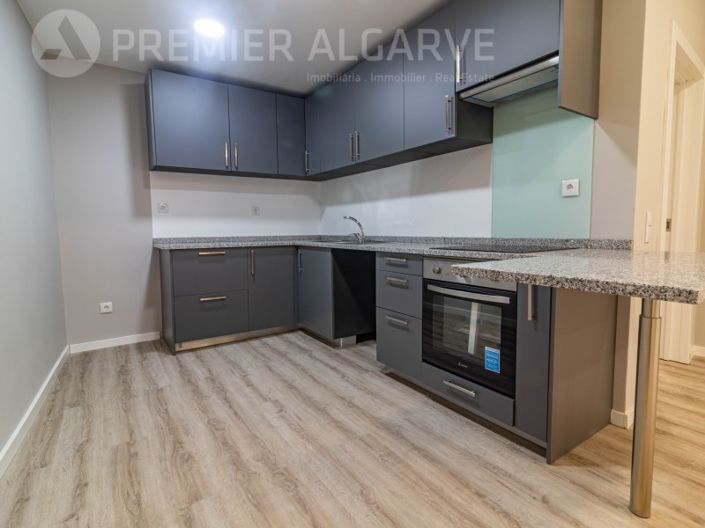Image No.1-4 Bed House for sale