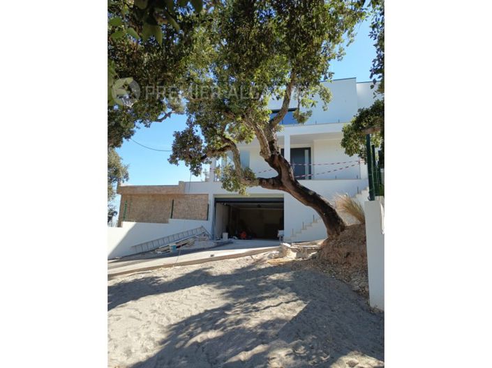 Image No.28-5 Bed House for sale