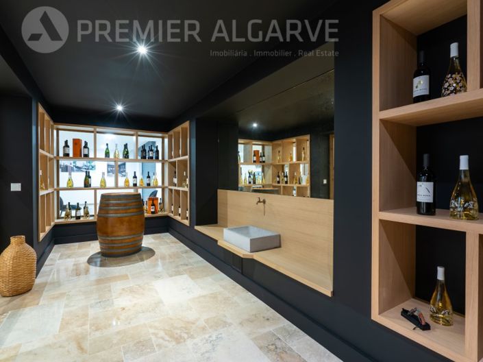 Image No.16-4 Bed House for sale