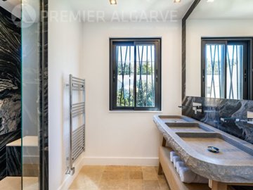 idefcf5c01-0000-0500-0000-0000161f1355