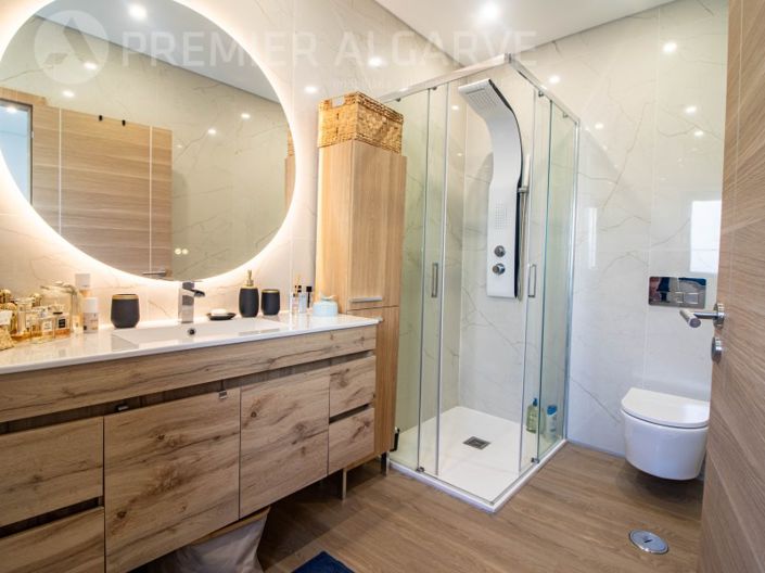 Image No.14-3 Bed Apartment for sale