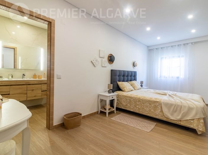 Image No.16-3 Bed Apartment for sale