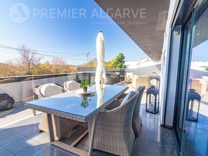 Image No.21-3 Bed Apartment for sale